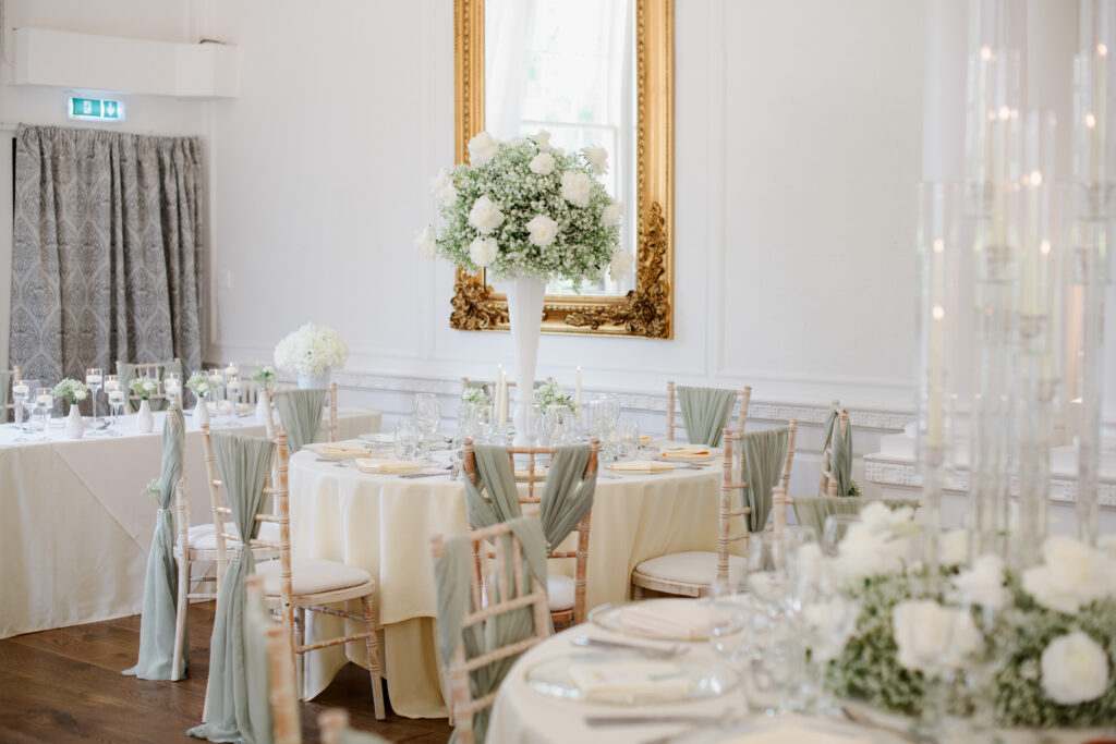 A modern and elegant Wedding at Bawtry Hall